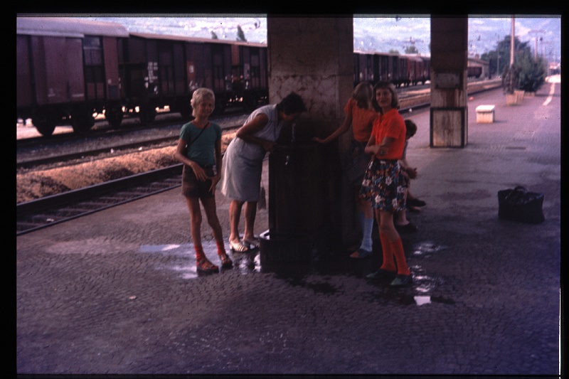 15.Rovereto jul 1975 Ilse,Brigitte,Marion,Peter.JPG